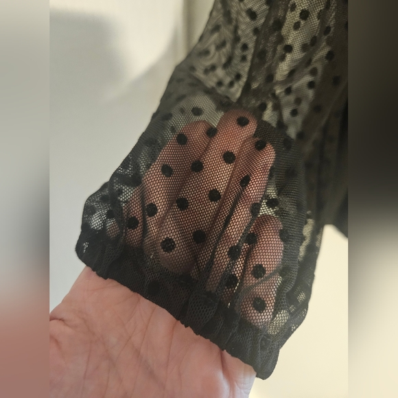 Black blouse with mesh sleeves - Picture 3 of 5